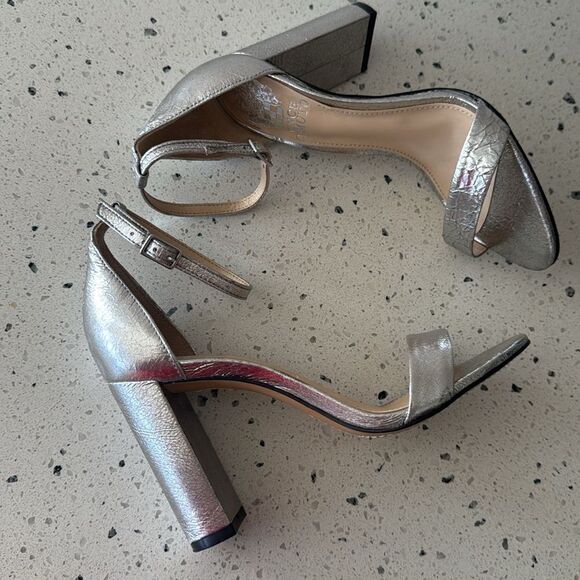 Vince Camuto MAIRANA Leather Metallic Silver Block Heel Sandals Shoes Size 5.5M - Picture 12 of 12